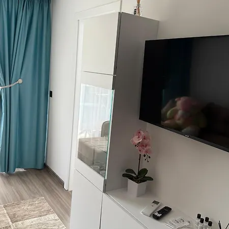 Sea 9 סאני ביץ'